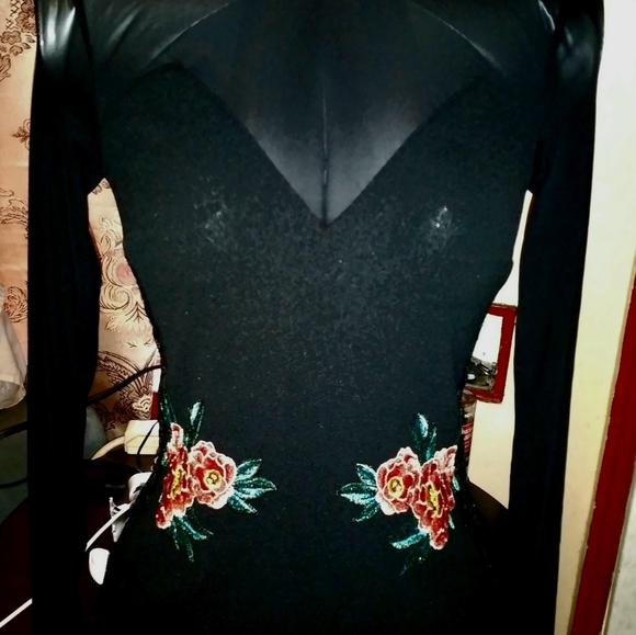 Dress - Picture 7 of 8